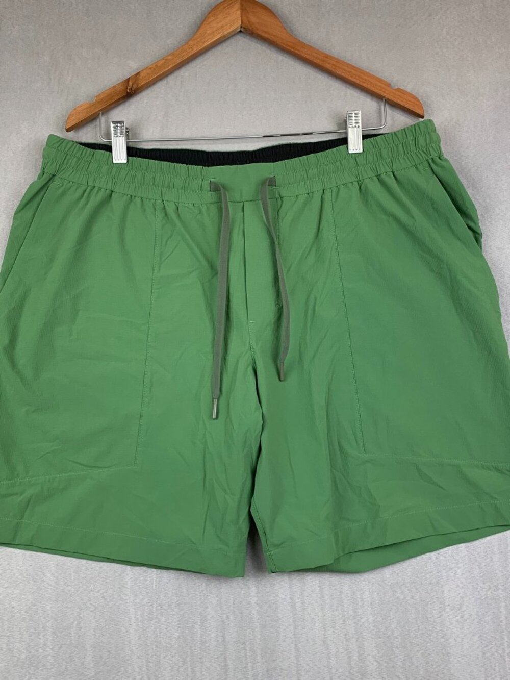 Lululemon Mens Shorts 2XL Cedar Green Bowline 8" Stretch Ripstop Athletic M7ARQS